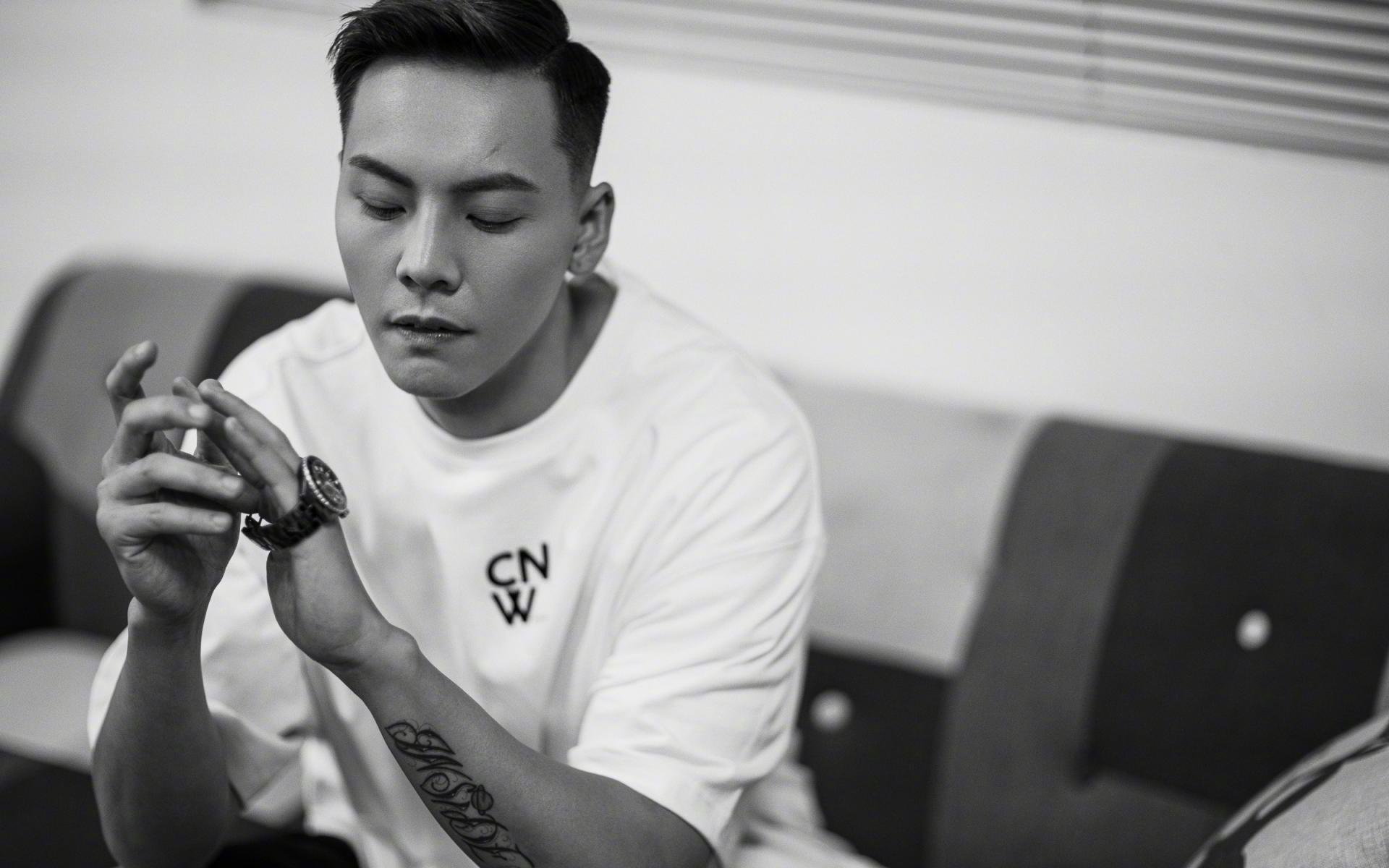 爱游戏官网-联盟是否应支持球员投身社会治理领域