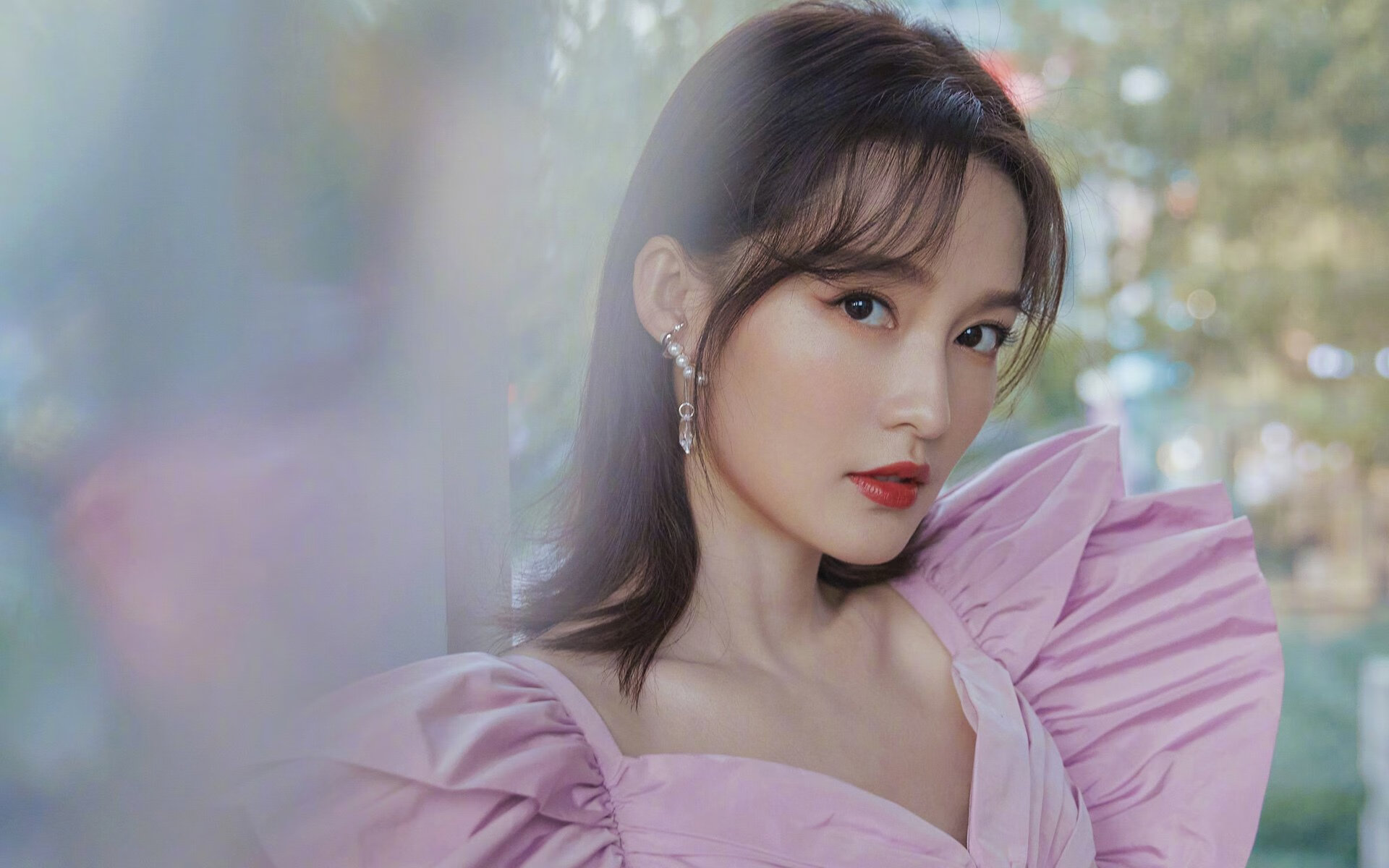 中国跳水队员赛前训练意外受伤,中国跳水队出征视频